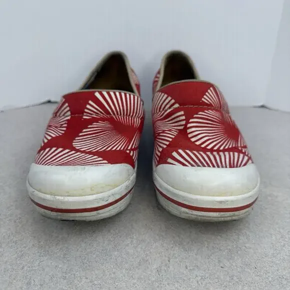 Dansko Red Fan Pattern Vegan Comfort Clogs Women’s Slip On Canvas Shoes Size 38 - Picture 3 of 13